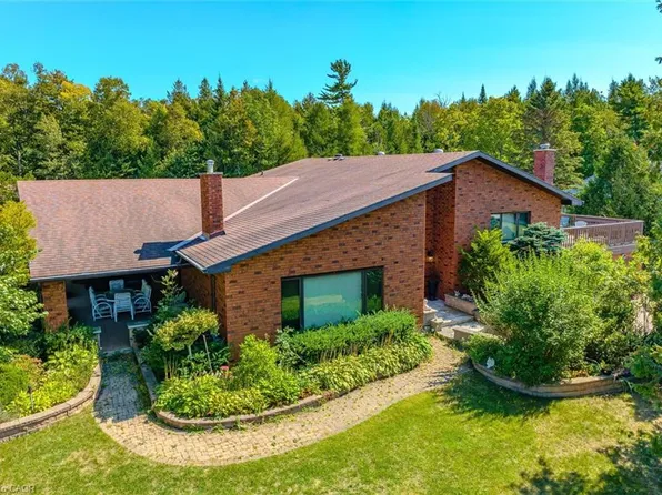 74 Miramichi Bay Rd, Saugeen Shores, ON N0H 2C6
