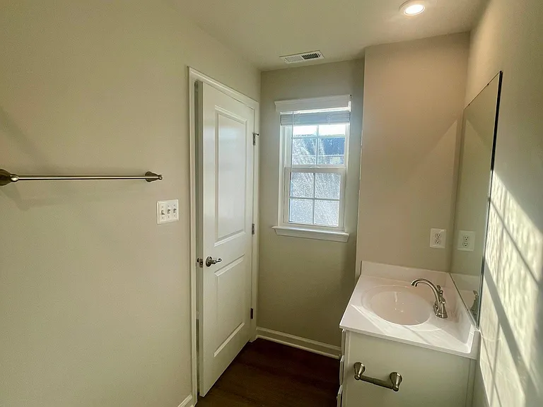 135 Dripping Spring Dr — Photo 23
