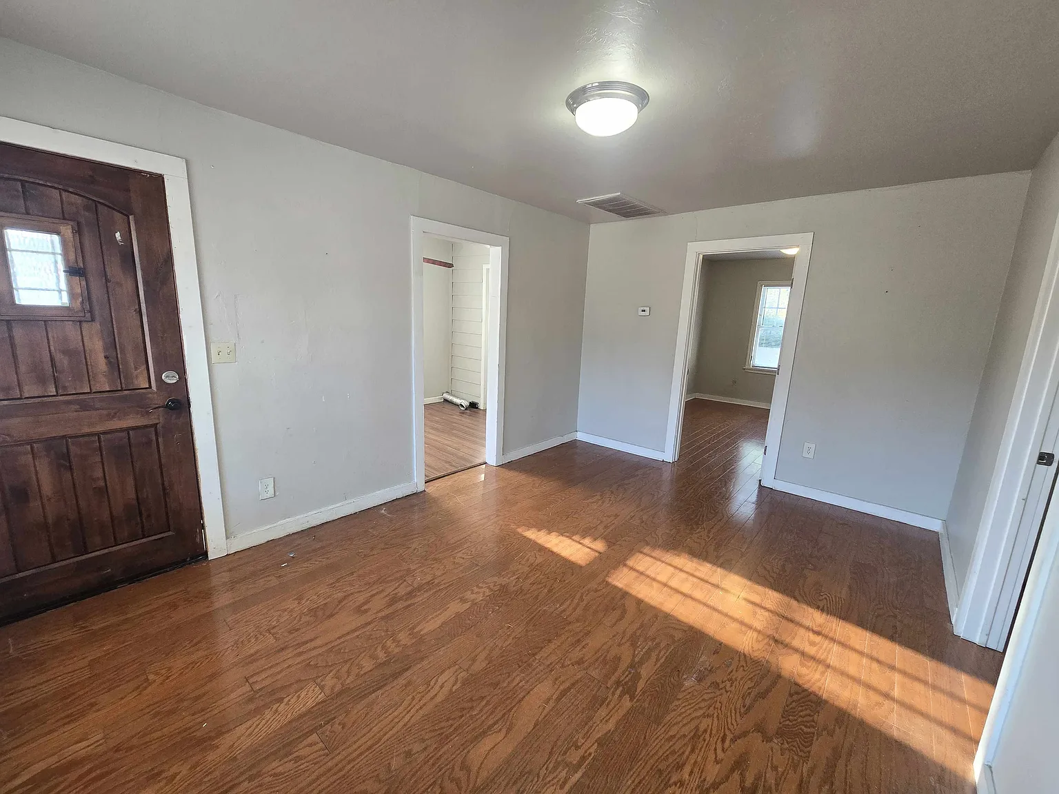 2 bed, 753 sqft, $900 — Photo 3