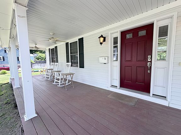 2nd image of 5 Manning St