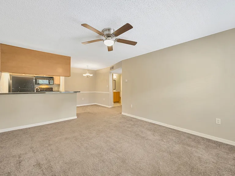 308 Lake Parsons Grn — Photo 3