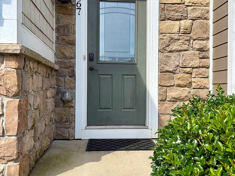 1567 Sawgrass Ct — Photo 4