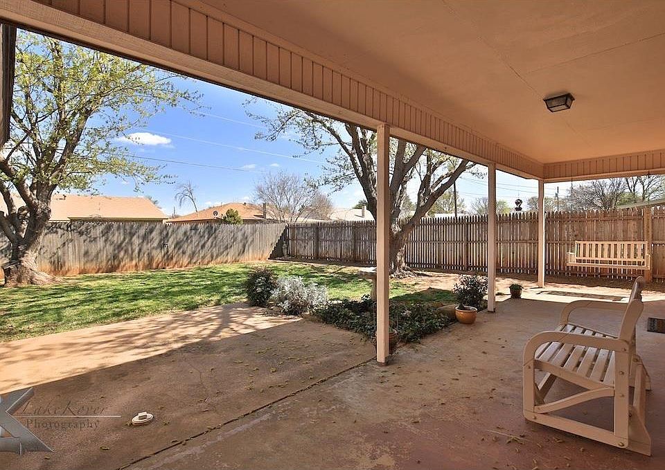 2nd image of 2317 Corsicana Ave