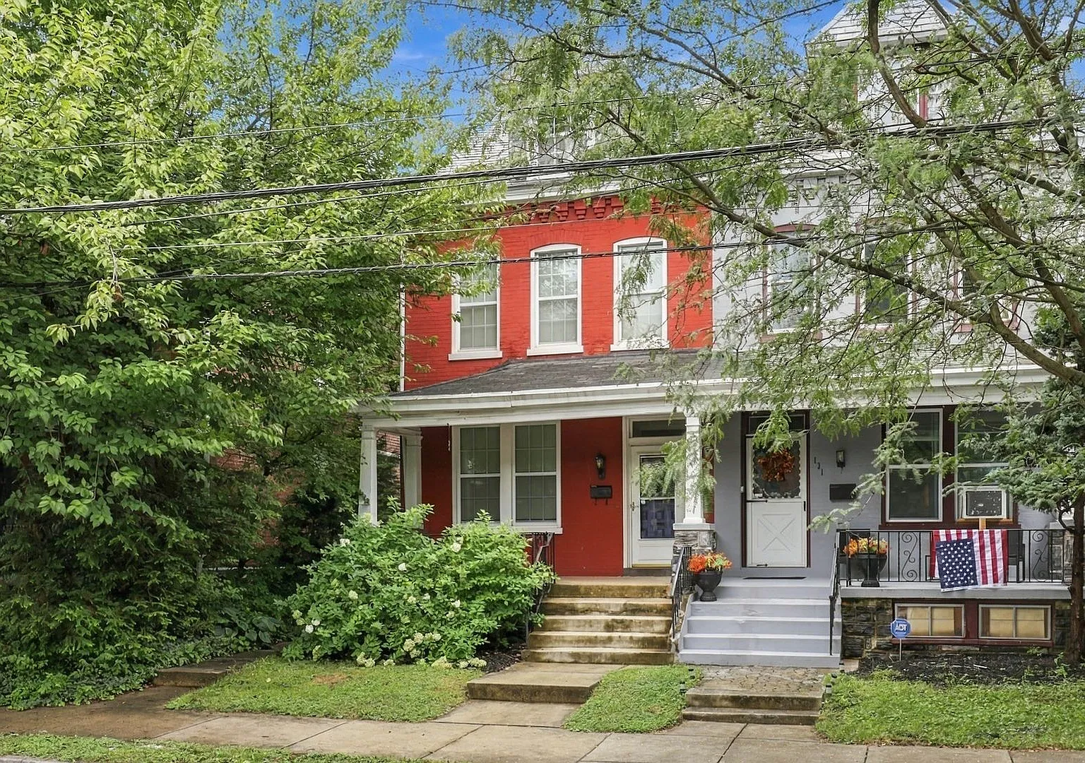 Beautiful 5 Bed 1.5 Bath Home Available Now! — Photo 1