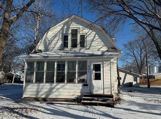 405 Richings St, Charles City, IA 50616