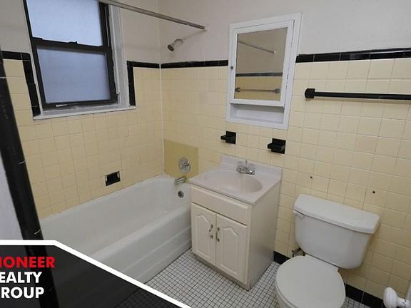5th image of 4407 N Wolcott Ave #4417A1
