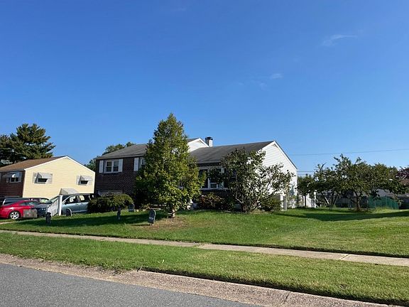 2nd image of 10 Whitehall Cir