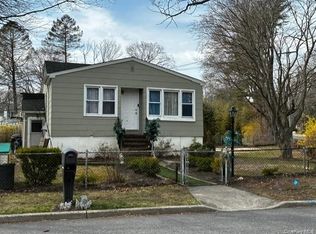 99 Central Avenue, Port Jefferson, NY 11776