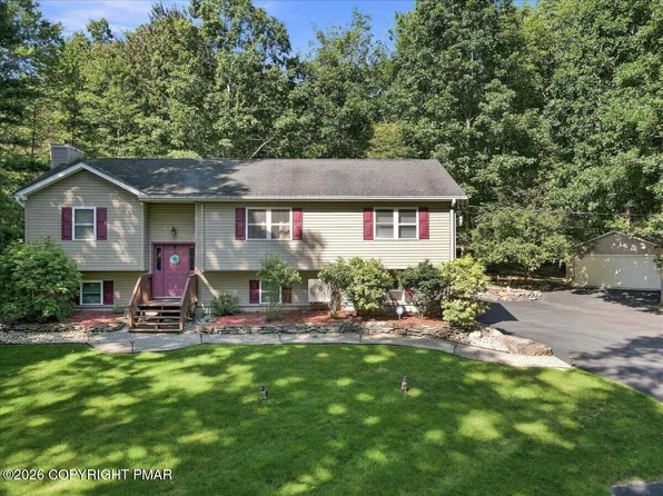 3417 Spruce Cabin Rd, Cresco, PA 18326