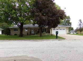 121 S Locust St, Bennett, IA 52721