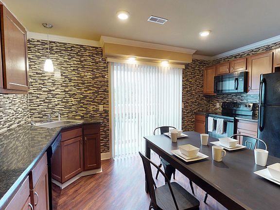 3rd image of 2209 Sweet Home Rd #65