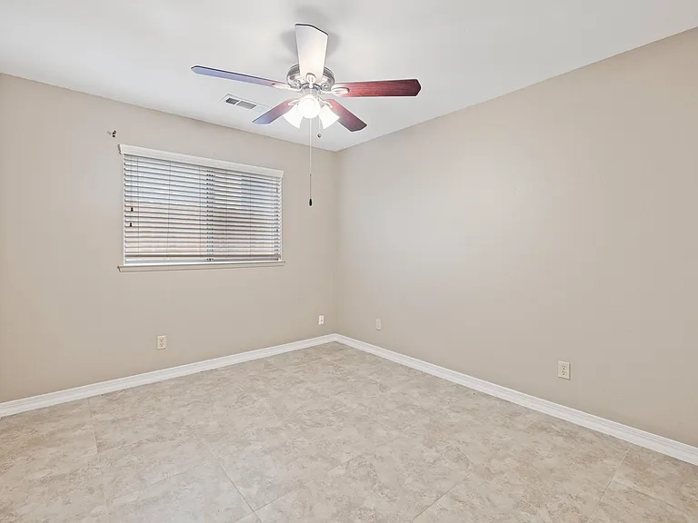 1812 W Wren Dr — Photo 24
