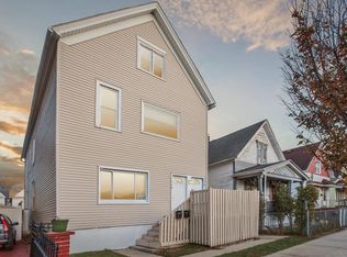 1208 S 19th St #1210, Milwaukee, WI 53204