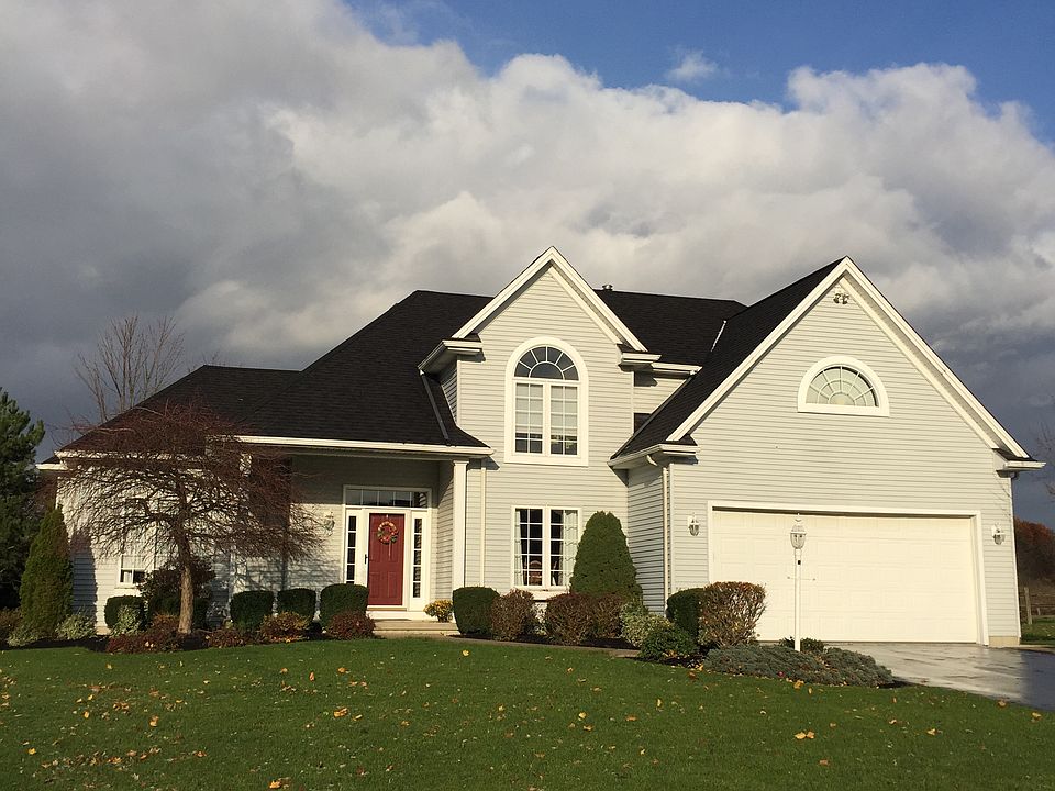 1st image of 115 Ashwood Ln