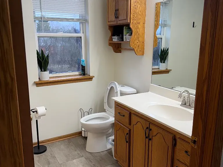 1/2 bath main floor