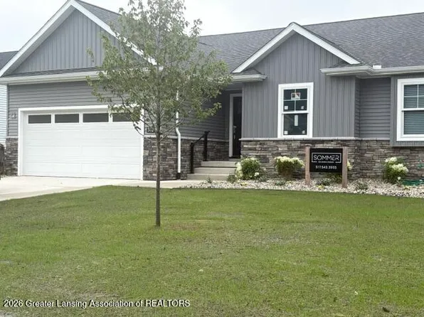 302 Vansickle Dr #35, Charlotte, MI 48813