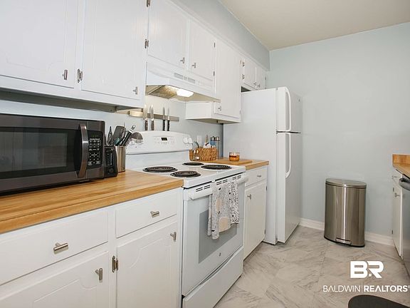 5th image of 512 Lake Forest Blvd APT 221F