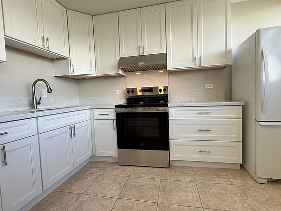 3rd image of 5180 Likini St APT 1703