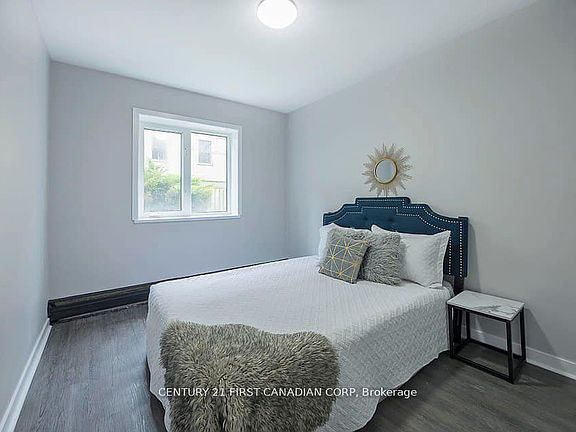 4th image of 871 Adelaide St N #102