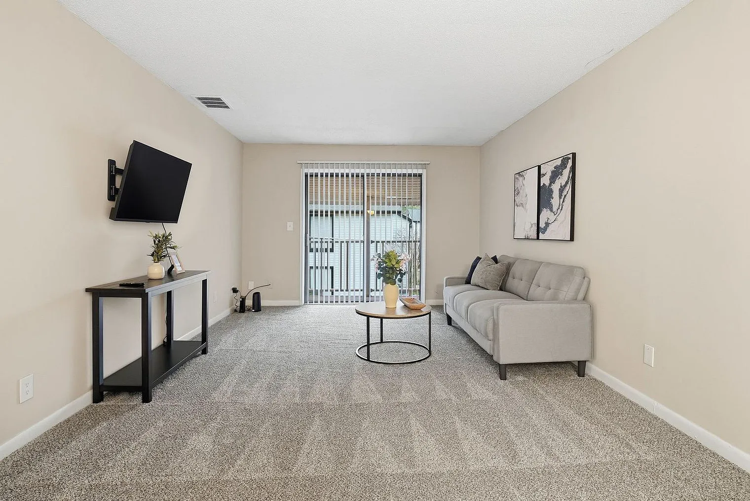 1 bed, 1.5 bath, 11194 sqft, $3,193 — Photo 2