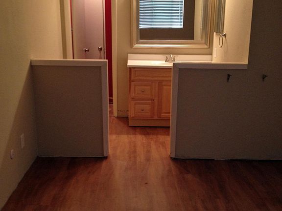 4th image of 107 N Harris St #114