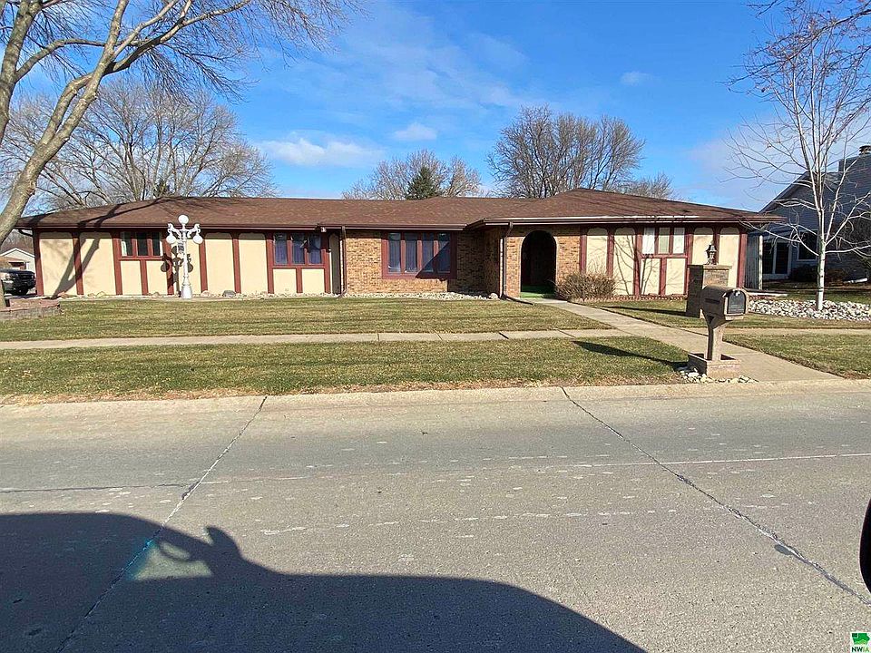 1st image of 505 S Ridge Dr