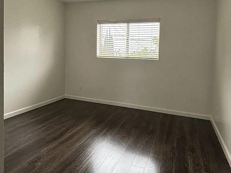 The Grand Terrace Apartments — Photo 12