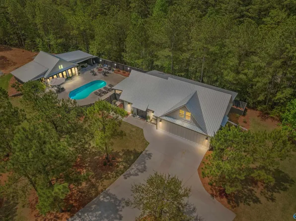 30 Randles Rd, Grant, AL 35747