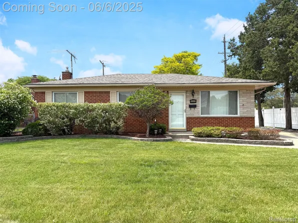 32851 Dover Ave, Warren, MI 48088