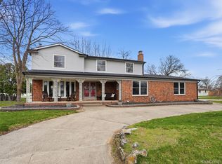20145 Scarlet Ct, Clinton Township, MI 48036