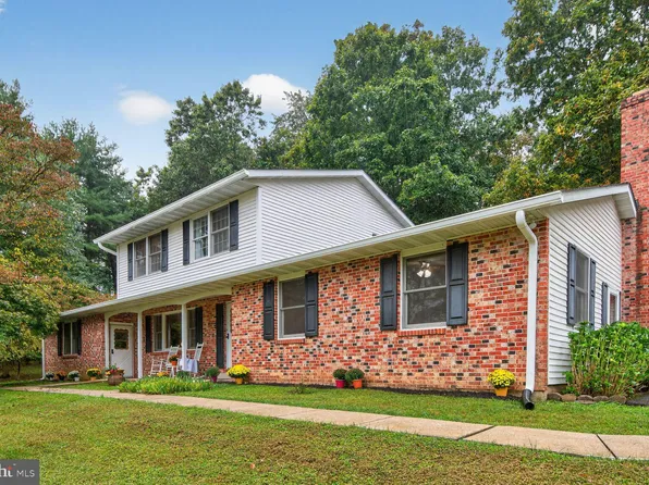 4614 London Bridge Rd, Sykesville, MD 21784