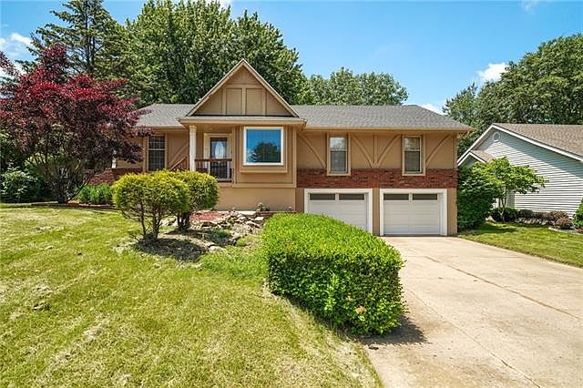 1st image of 3718 NE Chapel Dr