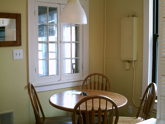 3rd image of 429 Banfil St
