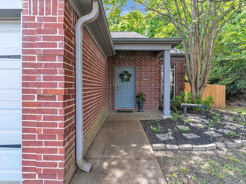 1st image of 889 Abbey Grove Ln