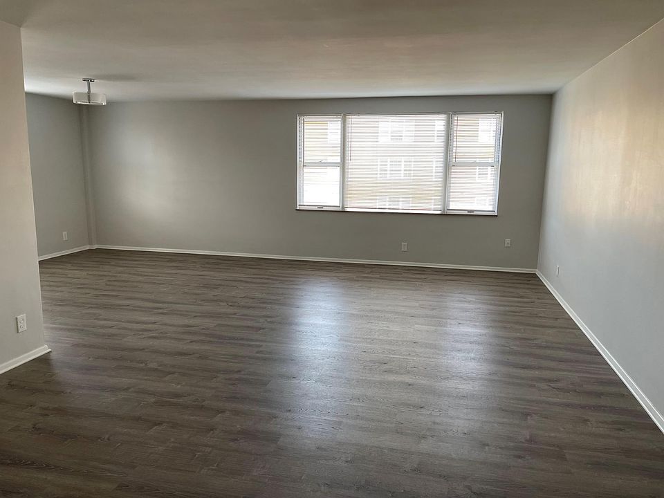 Embassy House Apartments 2560 N Moreland Blvd Shaker Heights OH Zillow