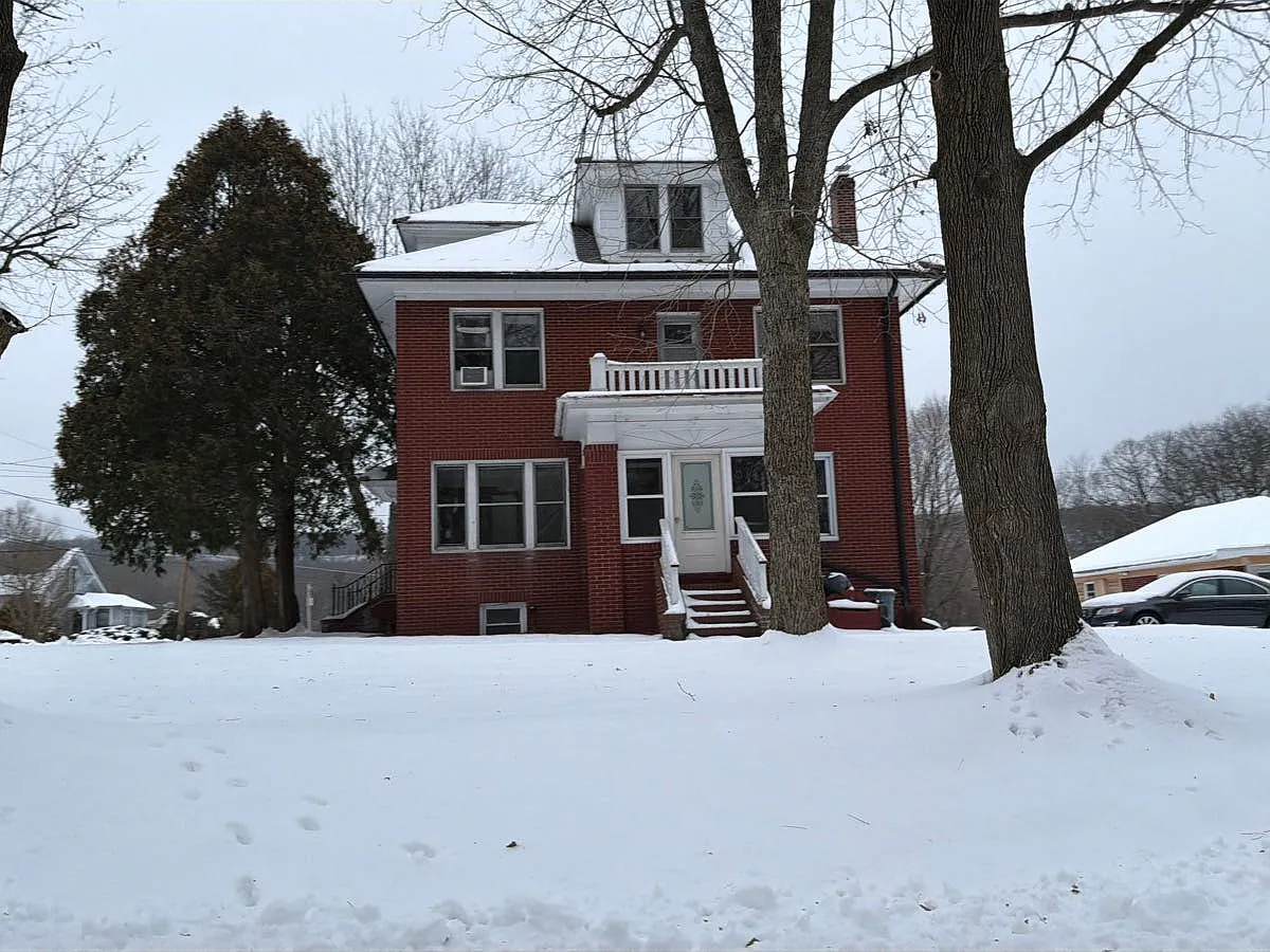 71 Dunnigan St photo 1