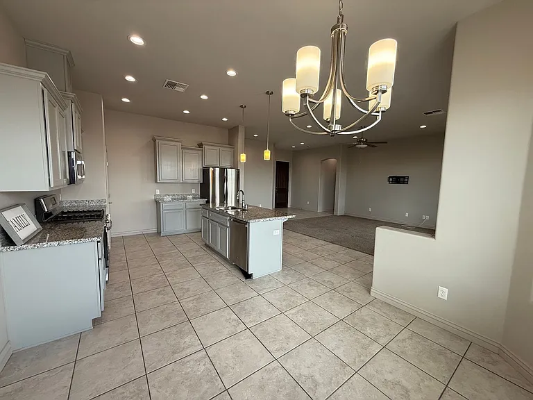 10156 E 39th Ln — Photo 10