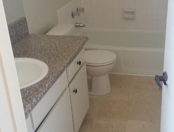 5th image of 134 N Clark Dr