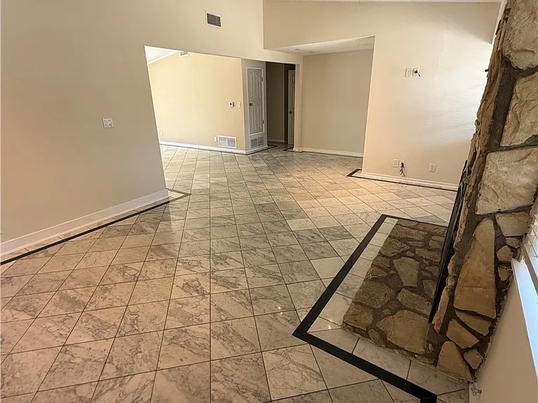 22346 Hartland St — Photo 15