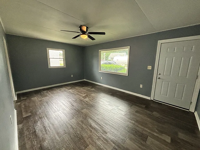 2321 Harmont Ave NE — Photo 7