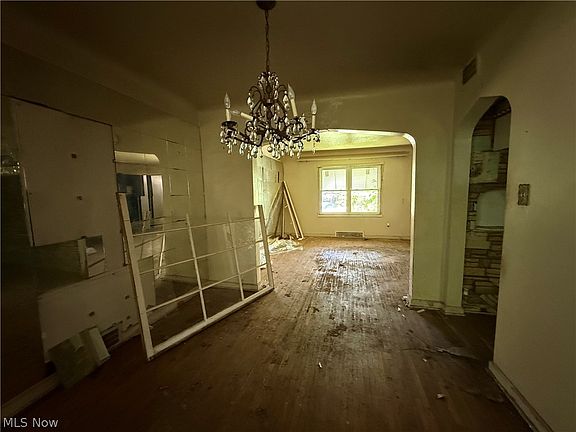 5th image of 3368 E 149th St