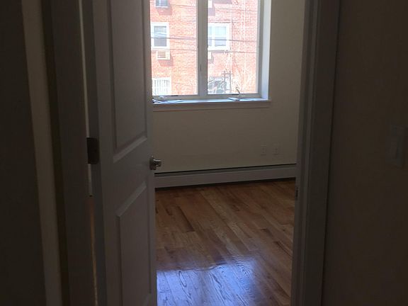 5th image of 68 Bay 28 St #2B