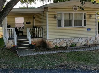 37 Riverfront Dr S, Kerrville, TX 78028