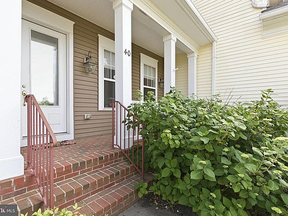 3rd image of 40 Branson Cove Rd