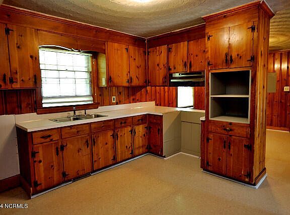 4th image of 641 Powell Drive