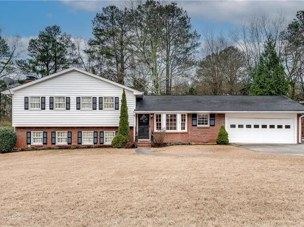 1833 Queens Way, Atlanta, GA 30341
