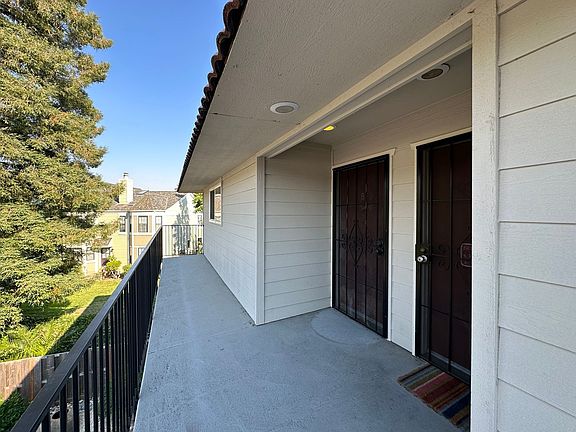 3rd image of 1248 E 7th St APT 8