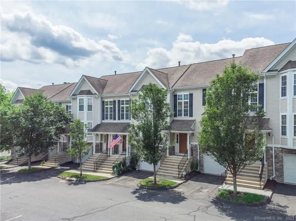 2105 Briar Woods Lane #2105, Danbury, CT 06810