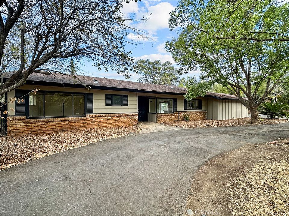 1st image of 48 Pine Oaks Rd