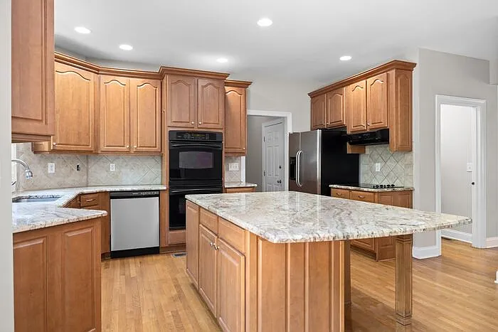 2307 Keara Way — Photo 10